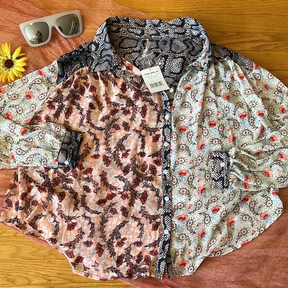 Free People Tops - 🌺 FREE PEOPLE; New w/Tags; Button-Down, “Light Combo” Over-Sized Top Fits XS-M!
